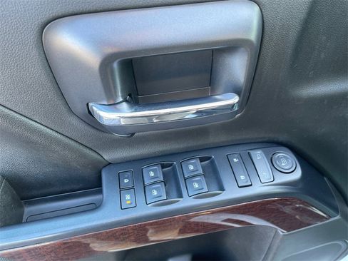 Used 2017 GMC Sierra 1500 SLE w/ SLE Value Package image 15
