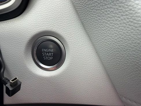 Used 2019 Toyota Corolla SE w/ SE Option Package FWD image 15