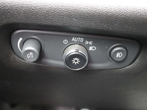 Used 2019 Chevrolet Traverse LT image 33