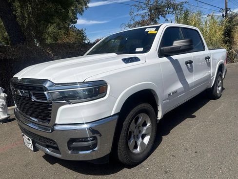 Used 2025 RAM 1500 Big Horn AWD/4WD image 1