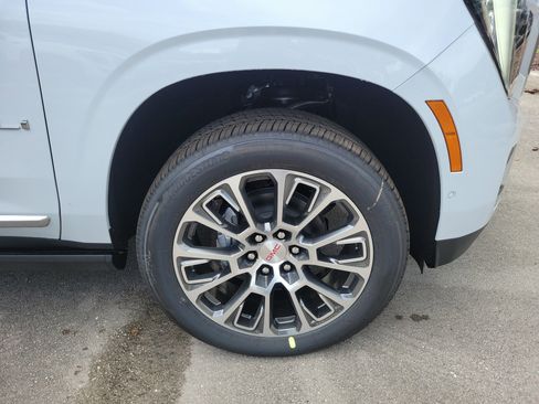 New 2026 GMC Yukon XL Denali w/ Denali Reserve Package image 4