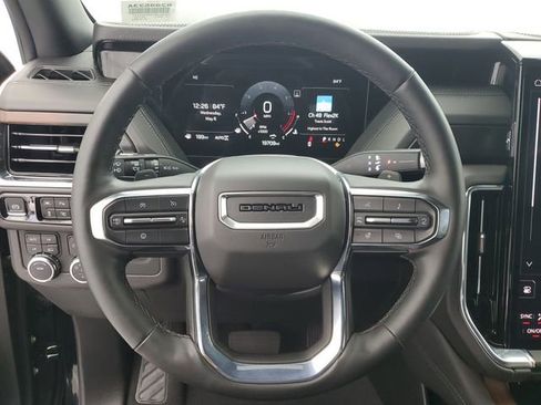 Used 2025 GMC Yukon XL Denali AWD/4WD image 23