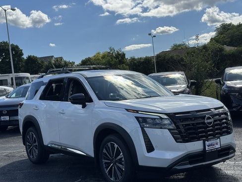 New 2026 Nissan Pathfinder Platinum AWD/4WD image 2