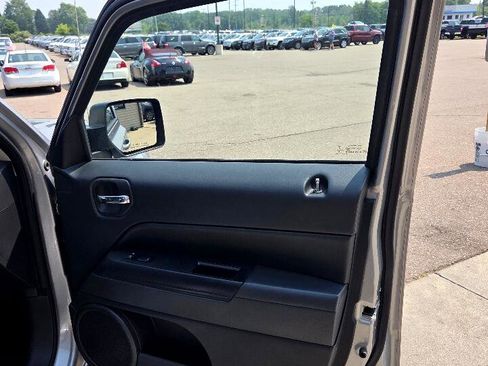 Used 2015 Jeep Patriot High Altitude image 16