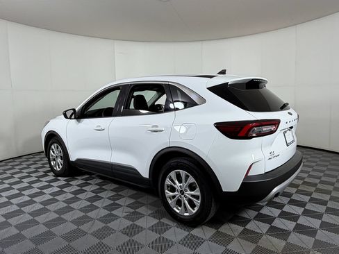 Used 2023 Ford Escape Active FWD image 3