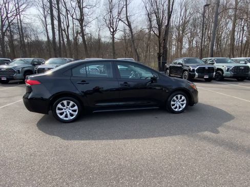 Used 2025 Toyota Corolla LE image 9
