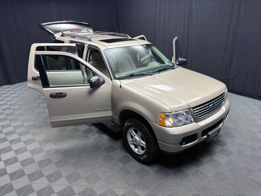 Used 2005 Ford Explorer 4WD XLT image 23