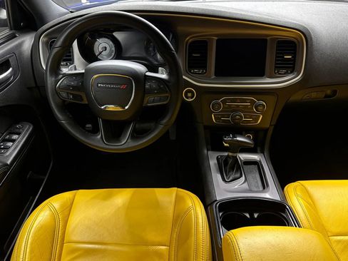 Used 2022 Dodge Charger R/T w/ Blacktop Package RWD image 10