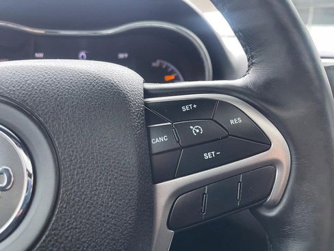 Used 2018 Jeep Grand Cherokee Limited image 26