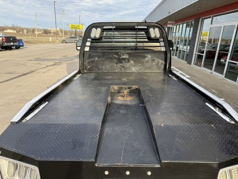 Used 2019 Ford F550 4x4 Regular Cab Super Duty w/ XL Value Package image 11