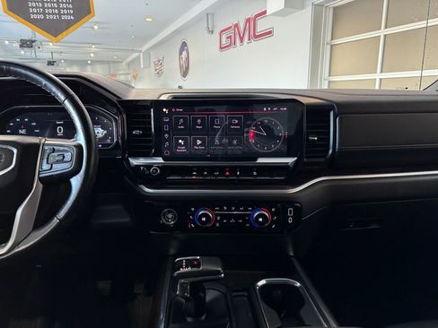 Certified 2022 GMC Sierra 1500 SLT image 18