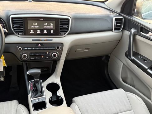 Used 2022 Kia Sportage LX image 12