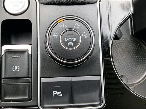 Used 2018 Volkswagen Atlas SEL w/ R-Line Package AWD/4WD image 35