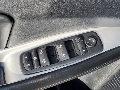 Used 2017 Dodge Journey SXT w/ Comfort/Convenience Group image 11