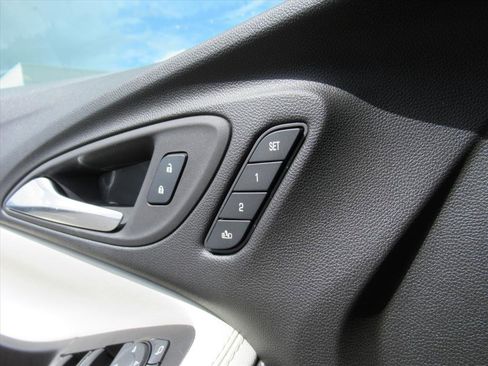 Used 2022 Buick Encore GX Essence w/ Advanced Technology Package image 27