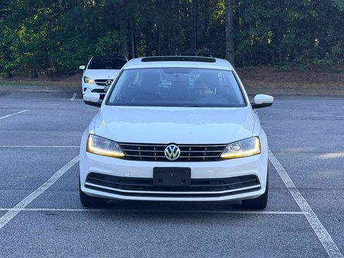 Used 2018 Volkswagen Jetta SE FWD image 3