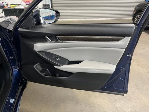 Used 2019 Honda Accord EX image 13