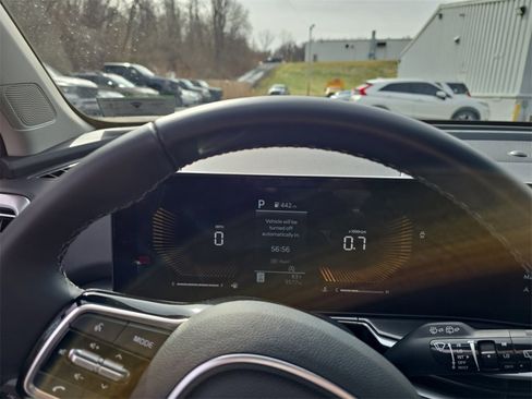 Used 2025 Kia Sorento S w/ Panoramic Sunroof Package image 14