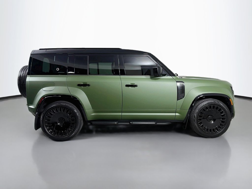 Used 2026 Land Rover Defender 110 OCTA AWD/4WD image 4