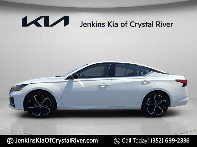 Used 2024 Nissan Altima 2.5 SR FWD image 13