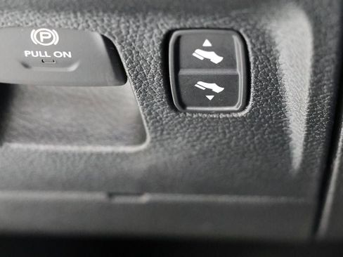 Used 2024 RAM 1500 Laramie image 35