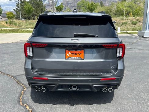 Used 2025 Ford Explorer ST AWD/4WD image 10
