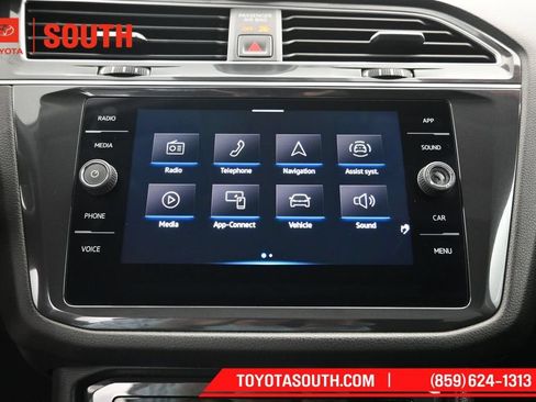 Used 2024 Volkswagen Tiguan SE AWD/4WD image 18