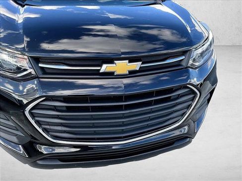 Used 2022 Chevrolet Trax LS image 30