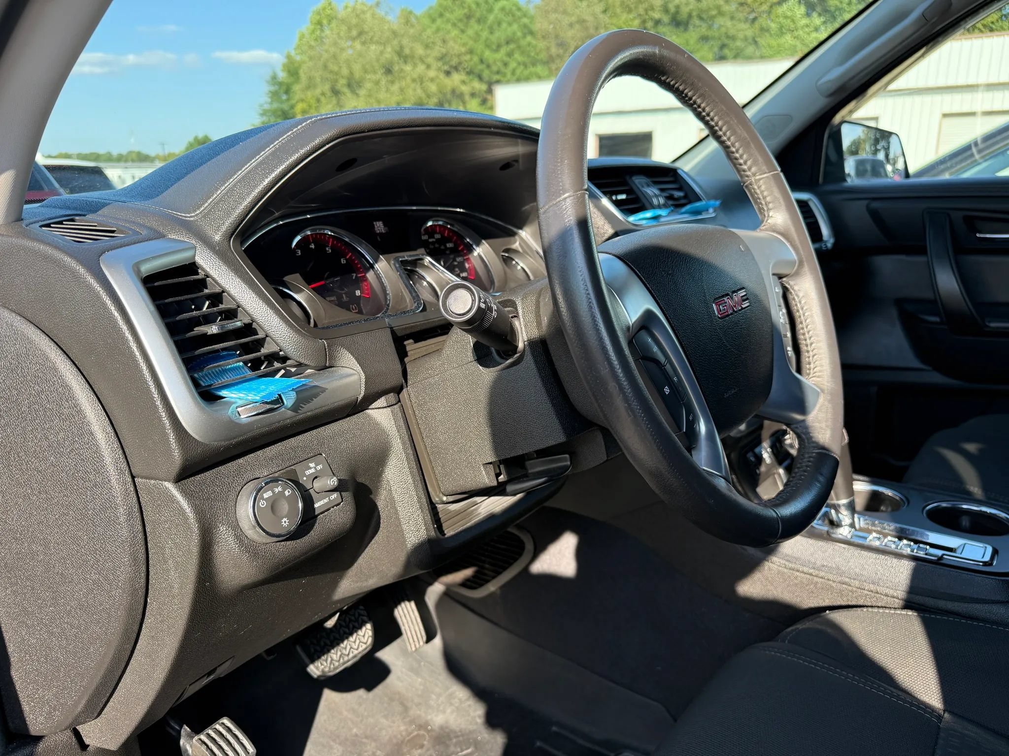 Used 2016 GMC Acadia SLE AWD/4WD image 17