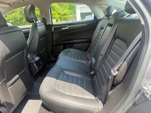 Used 2013 Ford Fusion SE FWD image 21