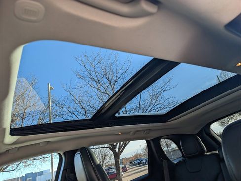 Used 2020 Jeep Cherokee Limited w/ Luxury Group image 15