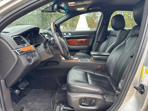 Used 2013 Lincoln MKS AWD image 11
