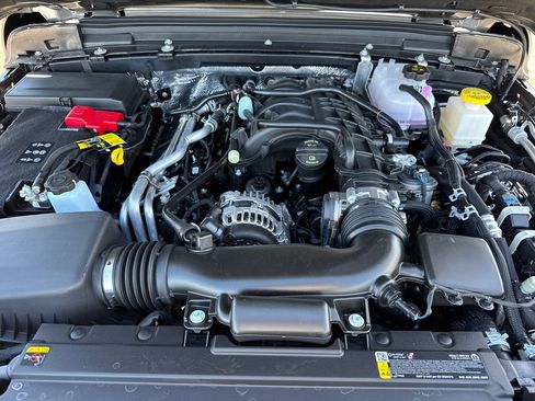 New 2026 Jeep Gladiator Sport AWD/4WD image 11