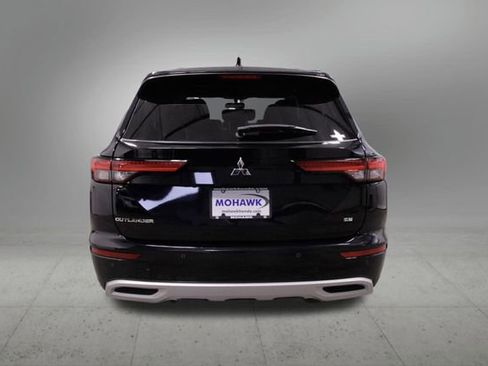 Used 2022 Mitsubishi Outlander SE image 4