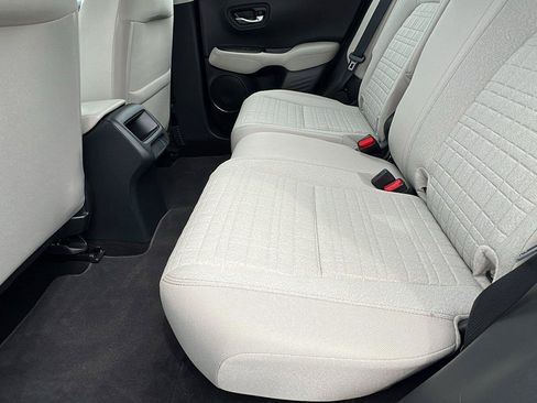 Used 2025 Honda HR-V LX image 18