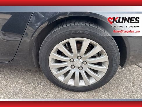 Used 2013 Buick Regal Premium image 16