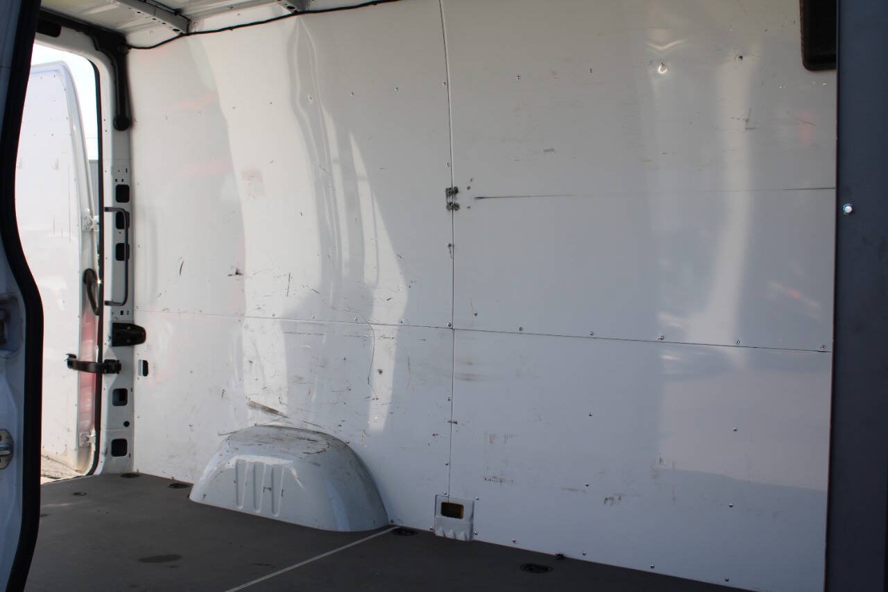 Used 2018 Mercedes-Benz Sprinter 2500 image 6