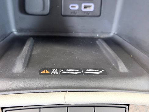 Used 2022 GMC Acadia Denali w/ Denali Ultimate Package FWD image 60