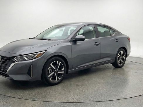 Used 2025 Nissan Sentra SV image 2