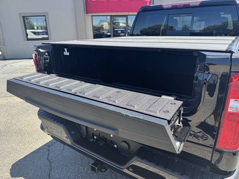 Used 2025 Chevrolet Silverado 1500 High Country w/ Midnight Edition AWD/4WD image 18