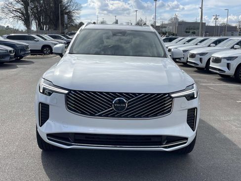 New 2026 Volvo XC90 B6 Ultra image 2