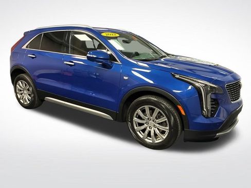 Used 2022 Cadillac XT4 Premium Luxury w/ Technology Package AWD/4WD image 7
