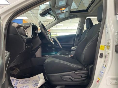 Used 2018 Toyota RAV4 XLE w/ Plus Extra Value Package AWD/4WD image 20