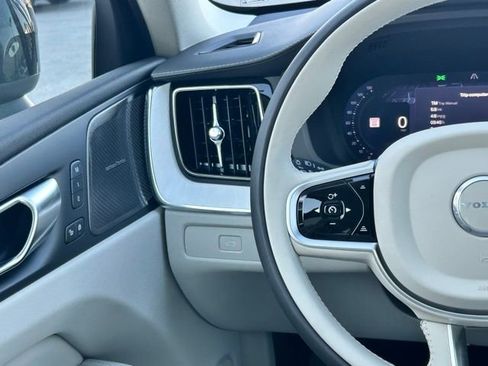 New 2026 Volvo XC60 B5 Ultra w/ Protection Package Premier AWD/4WD image 18