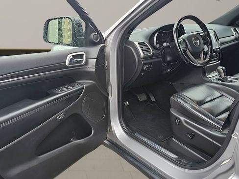 Used 2019 Jeep Grand Cherokee Limited RWD image 16