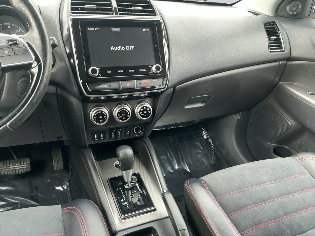 Used 2024 Mitsubishi Outlander Sport SE AWD/4WD image 12