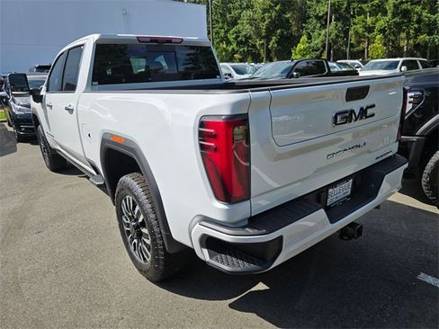 New 2025 GMC Sierra 2500 Denali Ultimate image 3