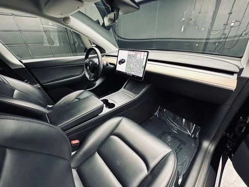 Used 2021 Tesla Model Y Long Range AWD/4WD image 19