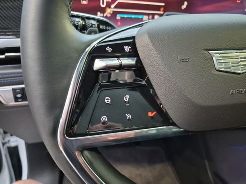 Used 2025 Cadillac Escalade IQ Sport 1 w/ Smart Trailering package image 38