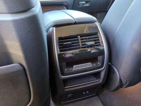 Used 2025 BMW X7 xDrive40i image 22